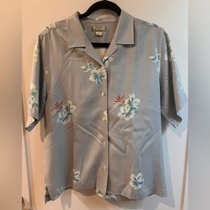 Vintage Tommy Bahama Short Sleeve Button Down Silk Hawaiian Women Shirt